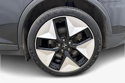 musta Polestar 2 2023 kuva 11.