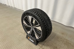 musta Polestar 2 2023 kuva 13.