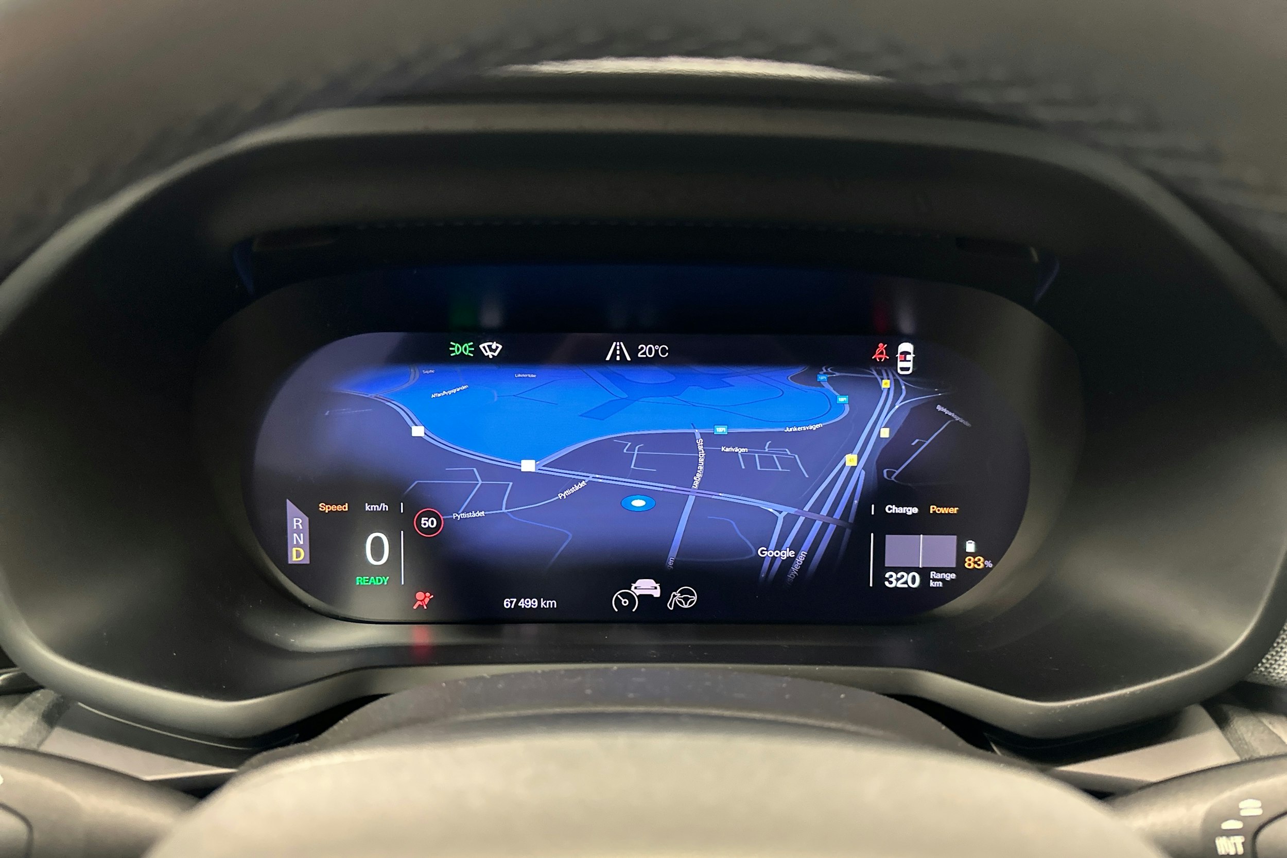 musta Polestar 2 2023 kuva 16.
