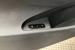 musta Polestar 2 2023 kuva 29.