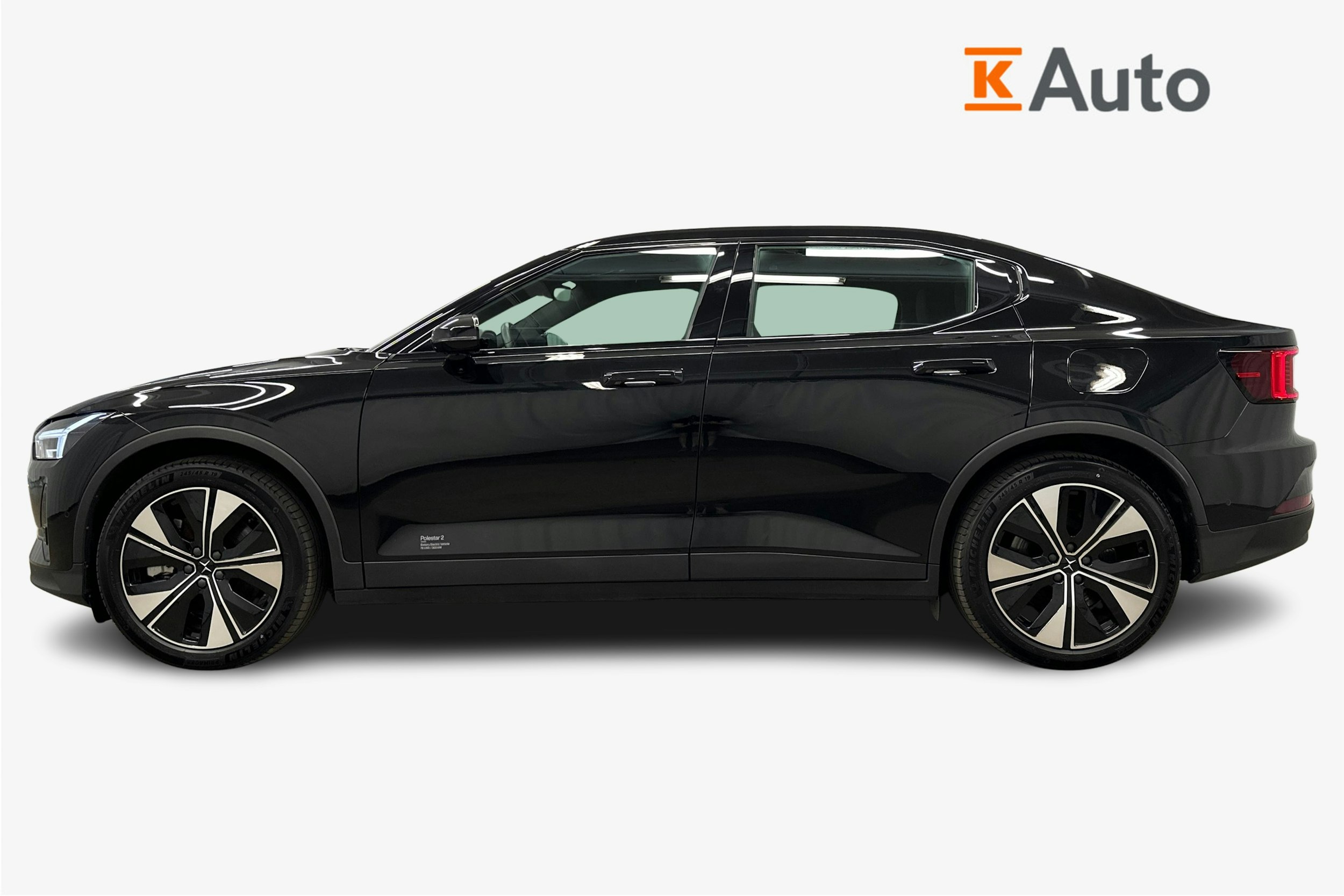 musta Polestar 2 2023 kuva 6.