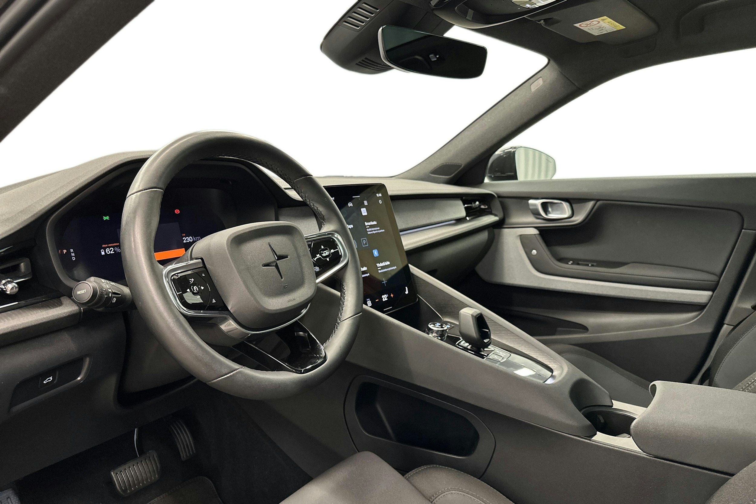 musta Polestar 2 2023 kuva 7.