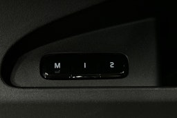 musta Polestar 2 2023 kuva 20.