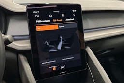musta Polestar 2 2023 kuva 28.