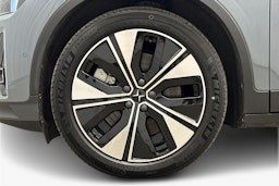 harmaa Polestar 2 2023 kuva 11.