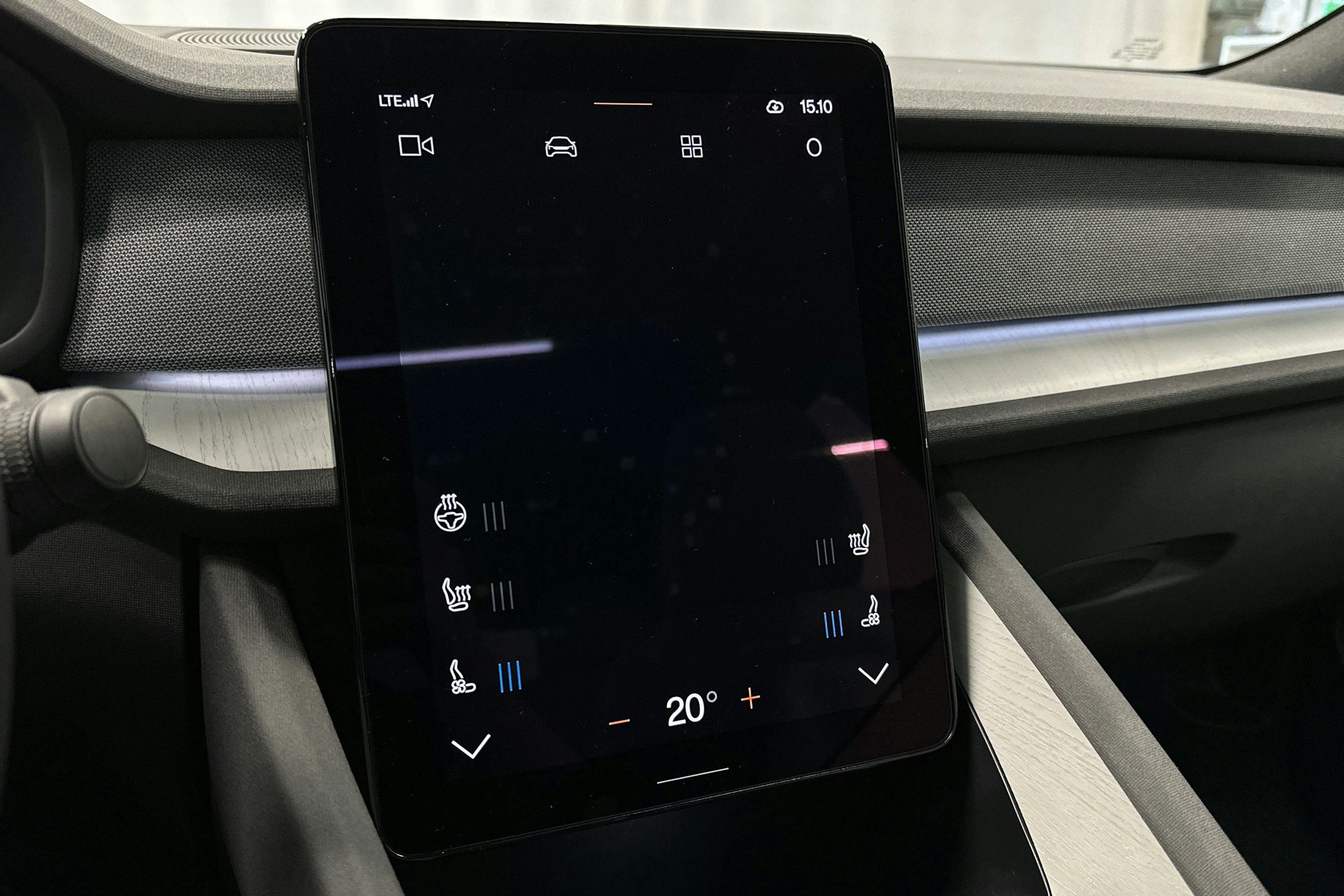 harmaa Polestar 2 2023 kuva 30.