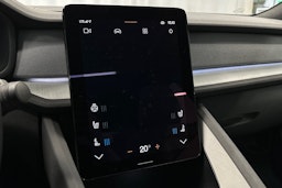 harmaa Polestar 2 2023 kuva 30.