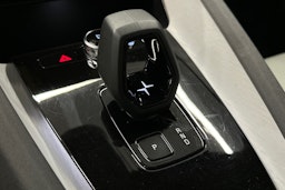 harmaa Polestar 2 2023 kuva 32.