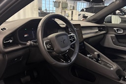 harmaa Polestar 2 2023 kuva 15.