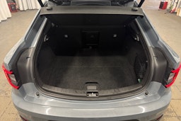 harmaa Polestar 2 2023 kuva 28.