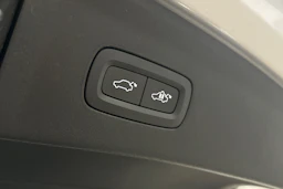 harmaa Polestar 2 2023 kuva 12.