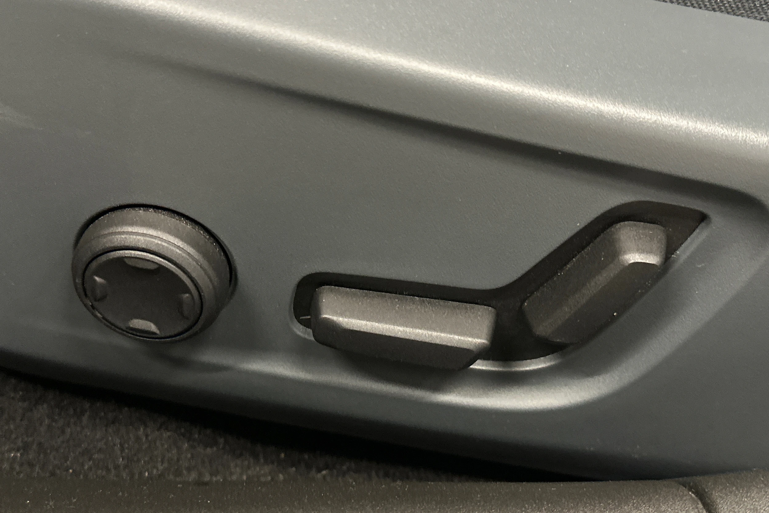 harmaa Polestar 2 2023 kuva 14.