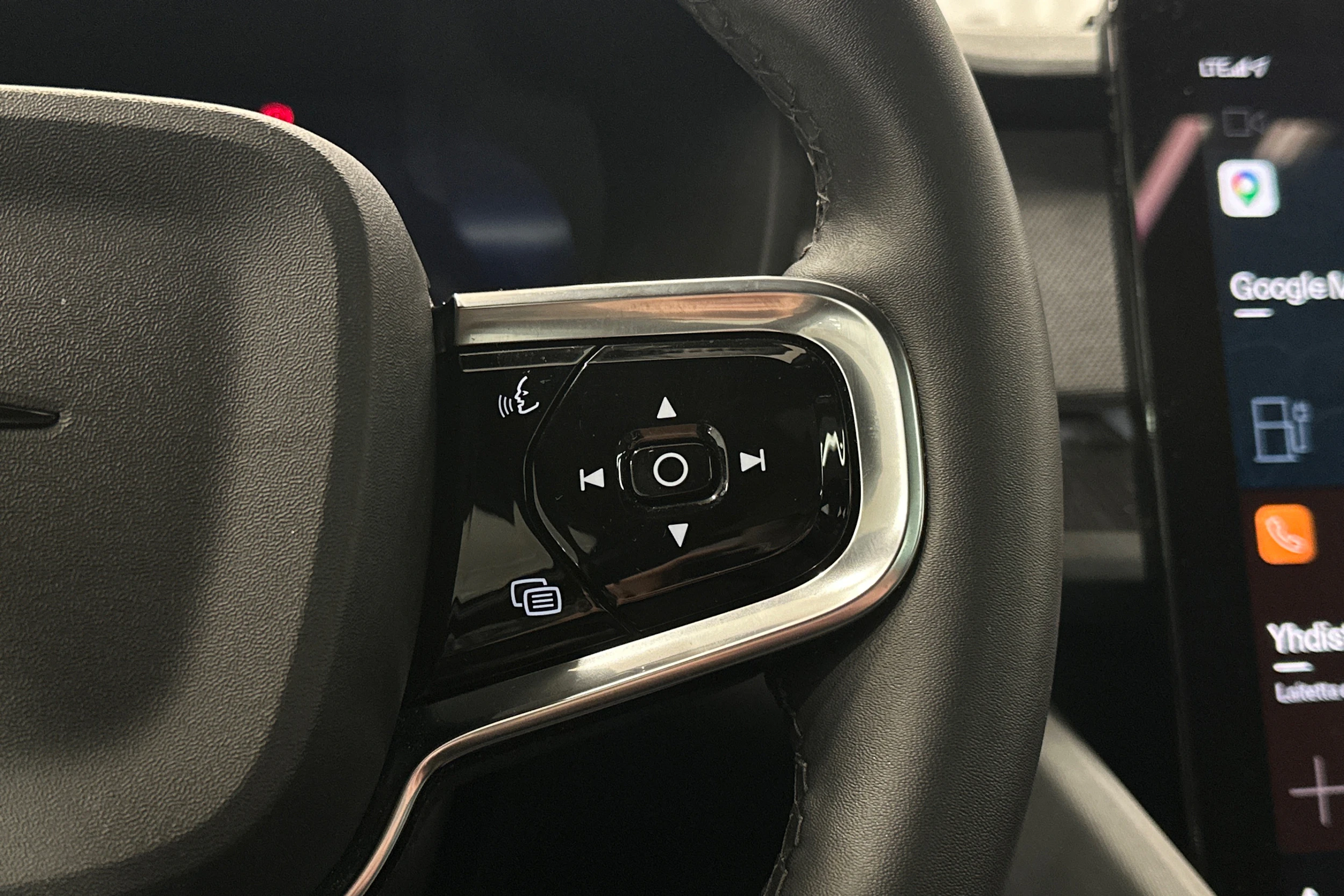 harmaa Polestar 2 2023 kuva 19.