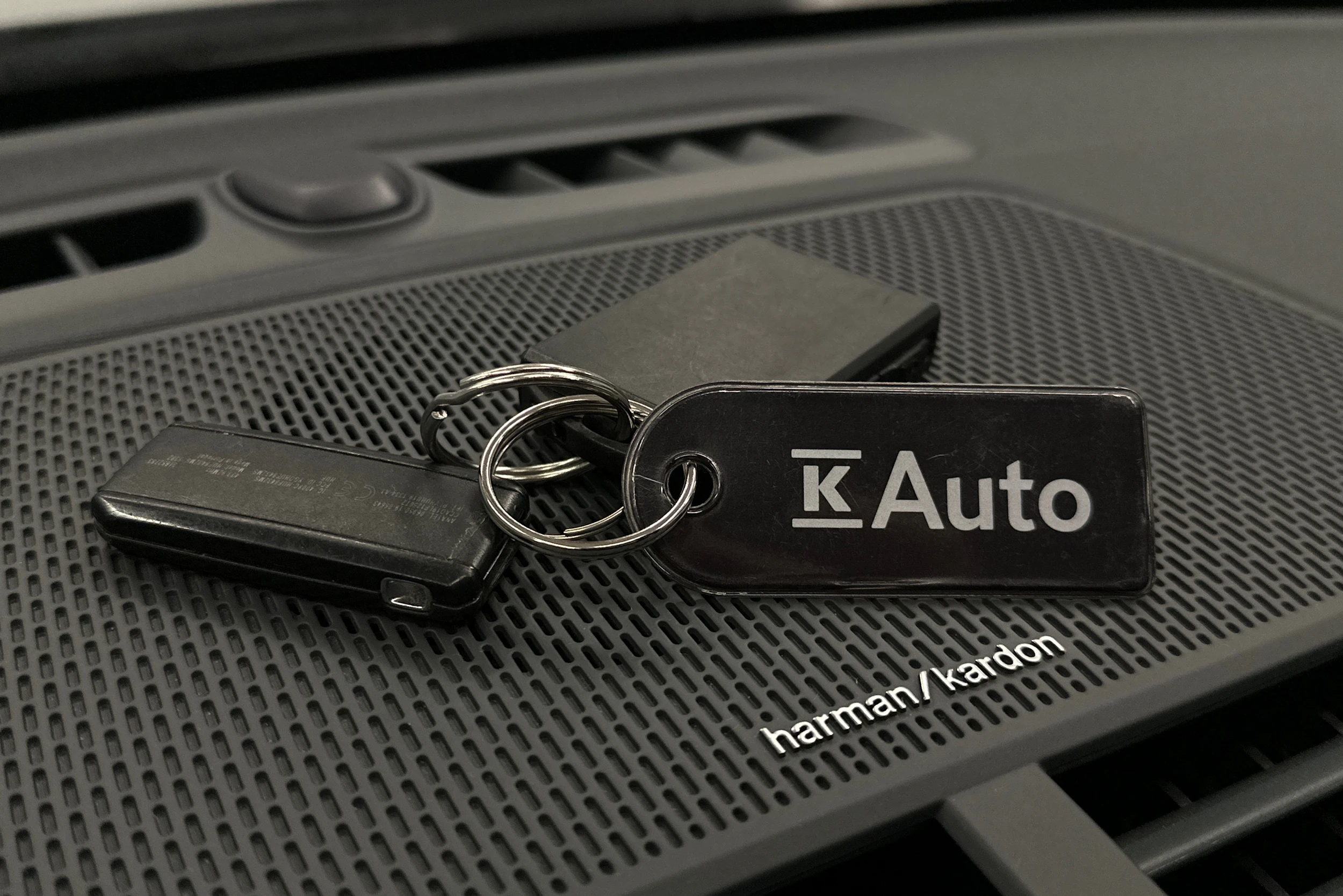 harmaa Polestar 2 2023 kuva 28.