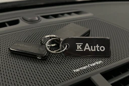 harmaa Polestar 2 2023 kuva 28.