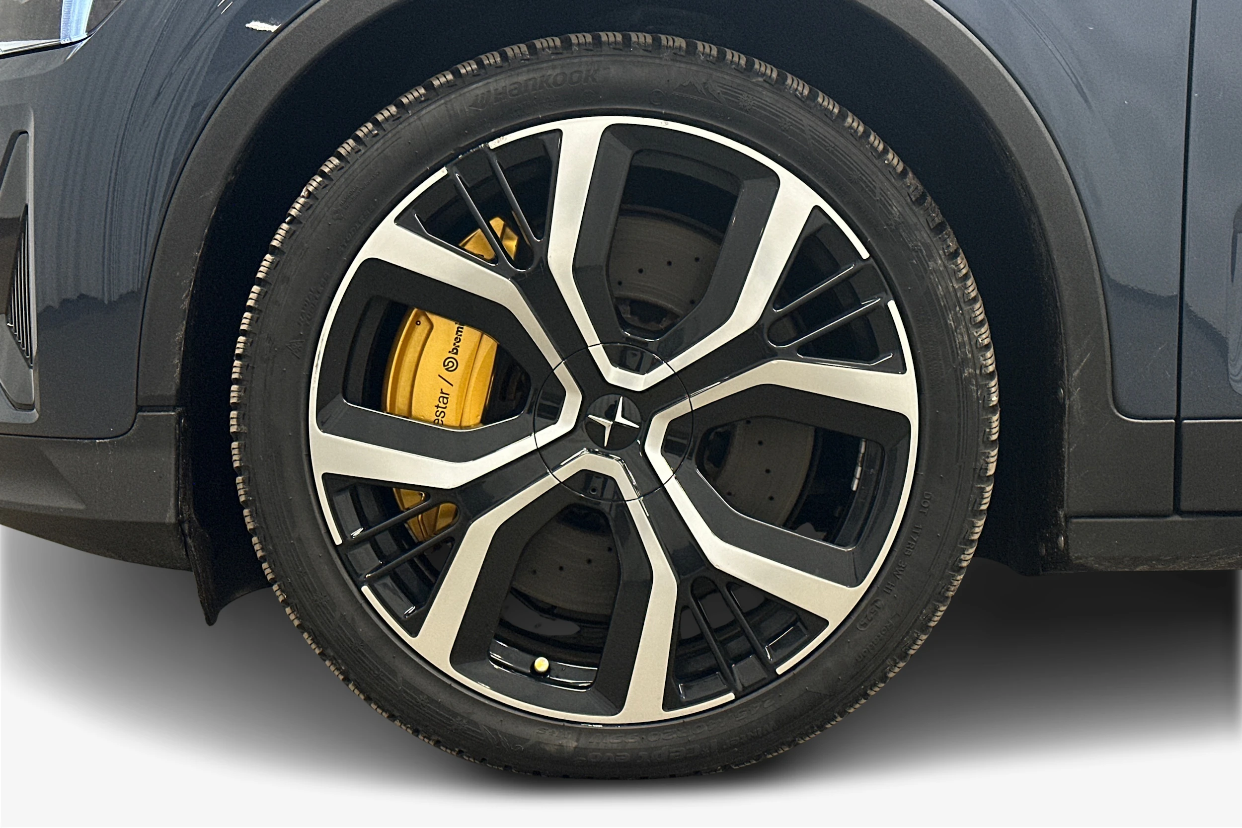 sininen Polestar 2 2023 kuva 9.