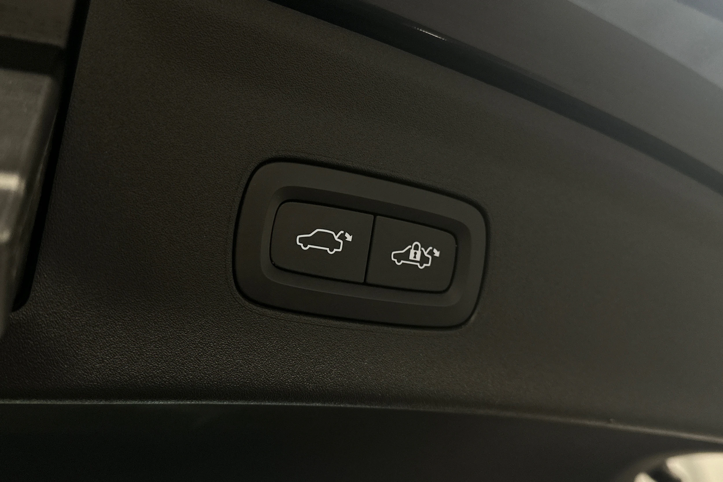sininen Polestar 2 2023 kuva 12.