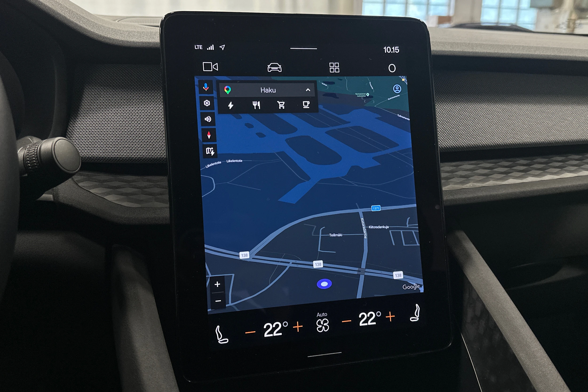 sininen Polestar 2 2023 kuva 20.