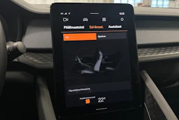 sininen Polestar 2 2023 kuva 22.