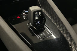 sininen Polestar 2 2023 kuva 24.