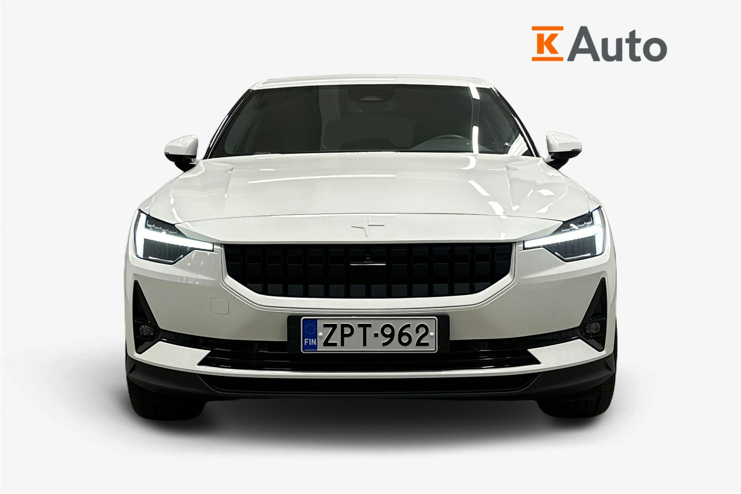 valkoinen Polestar 2 2023 kuva 5.