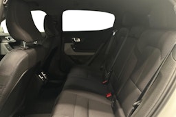 valkoinen Polestar 2 2023 kuva 10.