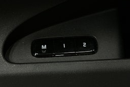 valkoinen Polestar 2 2023 kuva 16.