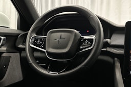 valkoinen Polestar 2 2023 kuva 18.