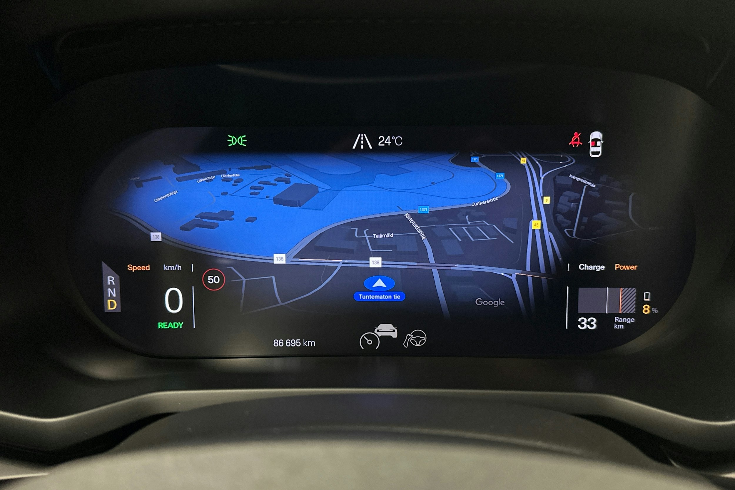 valkoinen Polestar 2 2023 kuva 19.