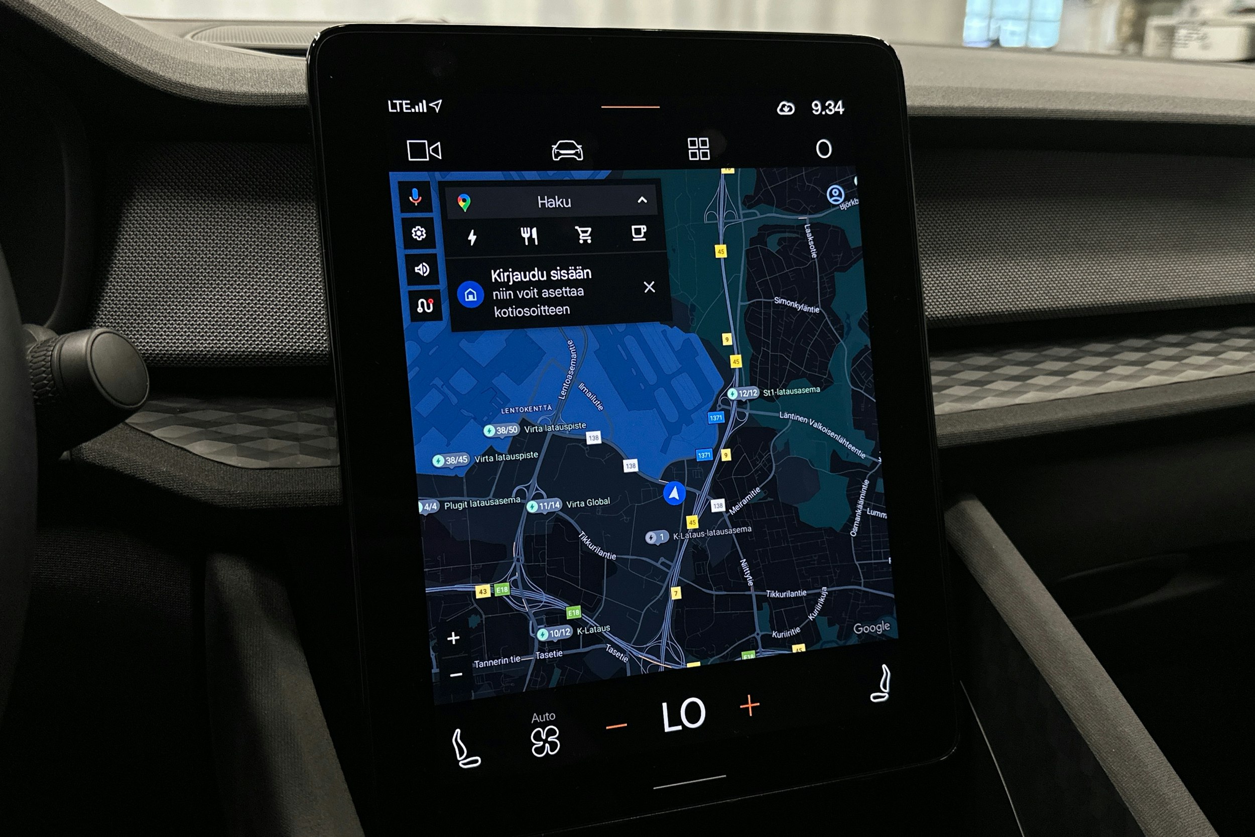 valkoinen Polestar 2 2023 kuva 25.