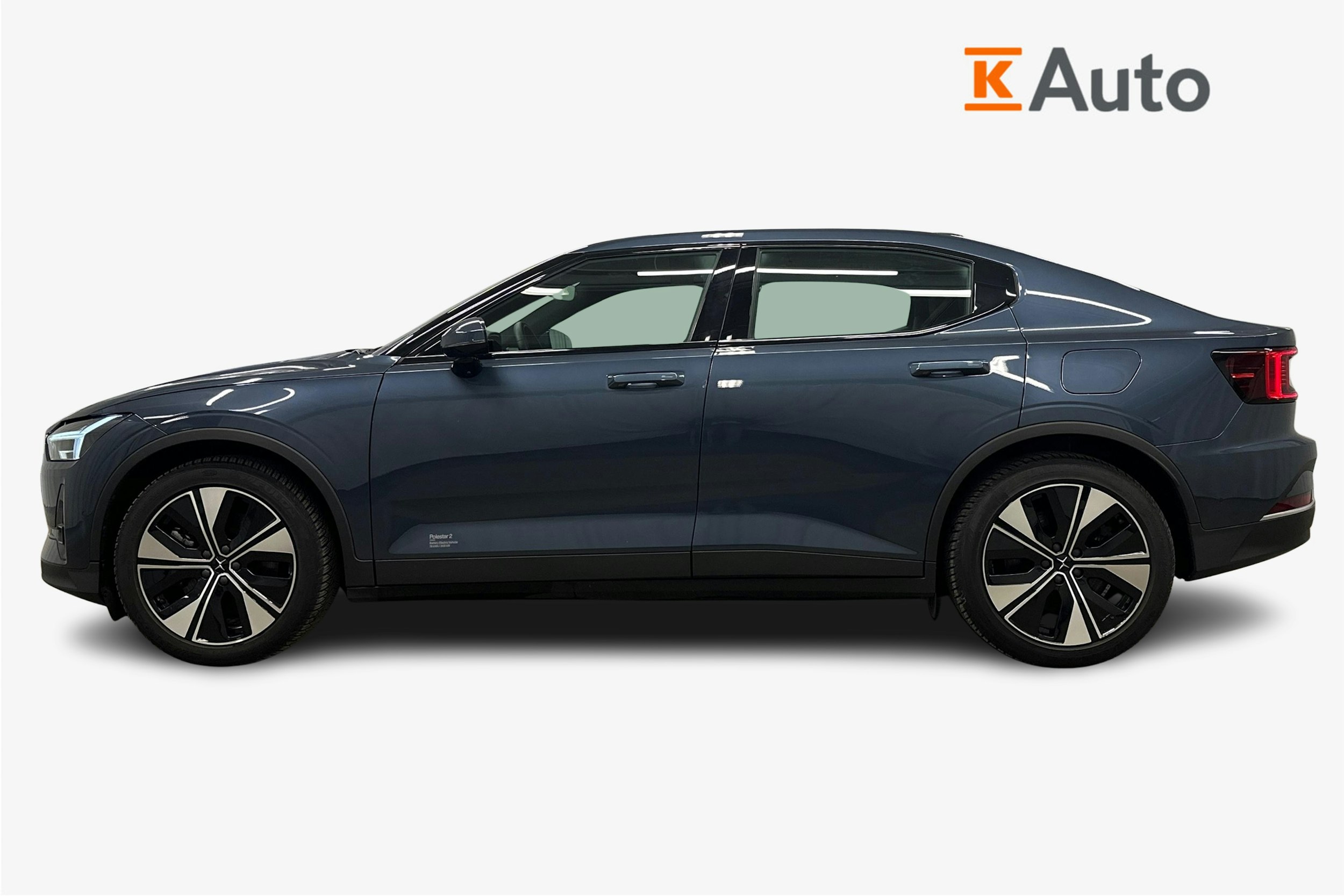 sininen Polestar 2 2024 kuva 6.
