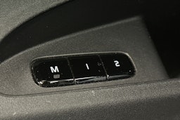 sininen Polestar 2 2024 kuva 18.