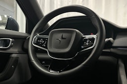 sininen Polestar 2 2024 kuva 19.