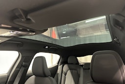 sininen Polestar 2 2024 kuva 29.