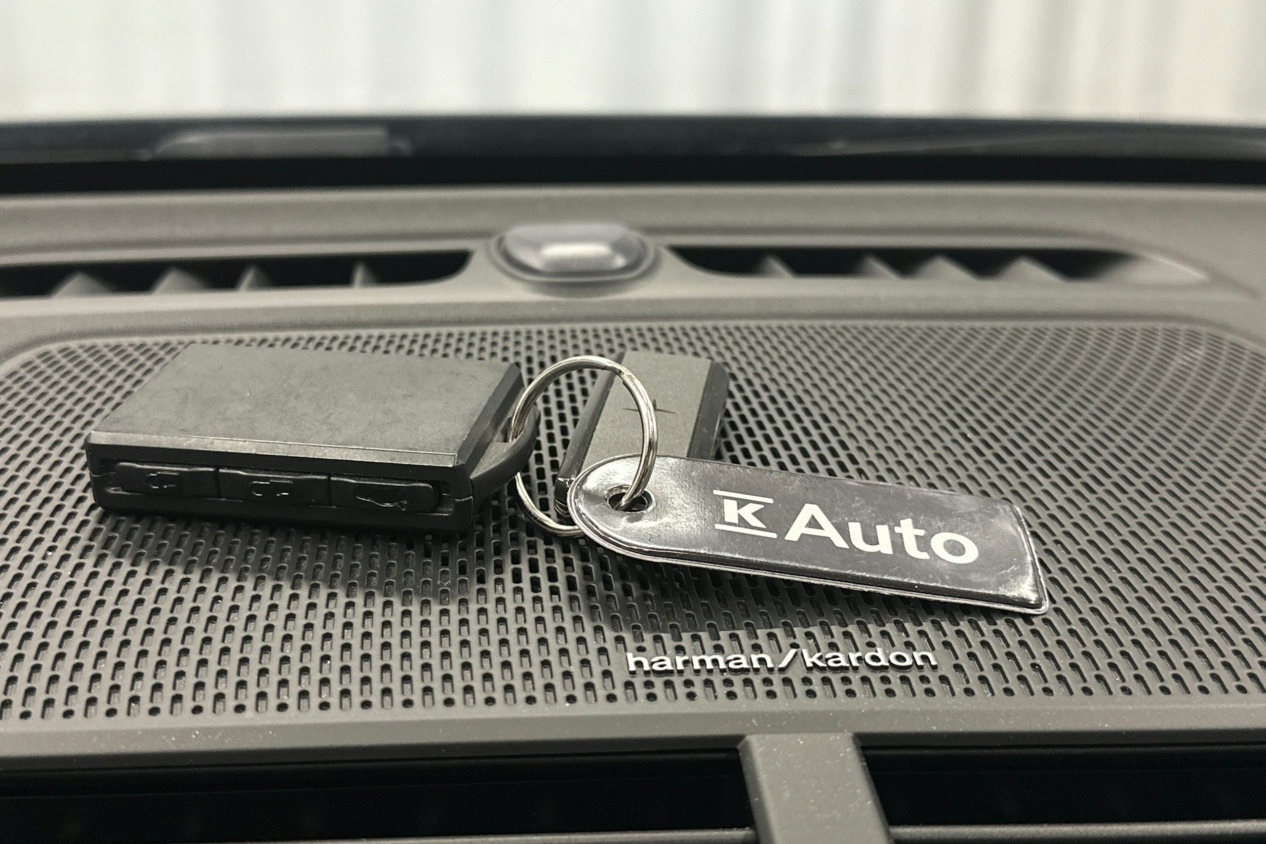 sininen Polestar 2 2024 kuva 30.