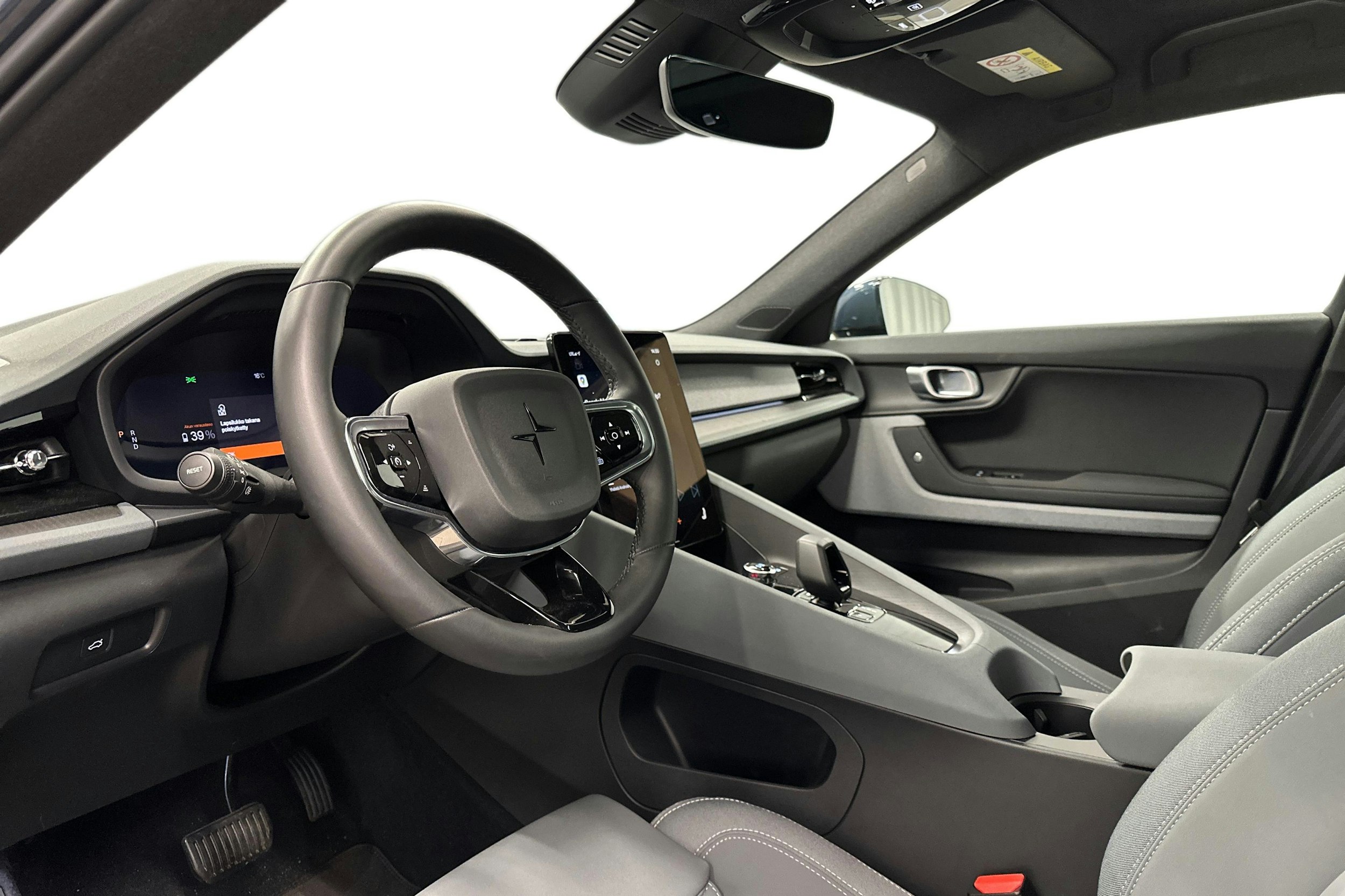sininen Polestar 2 2024 kuva 7.