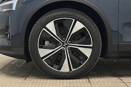 sininen Polestar 2 2024 kuva 11.