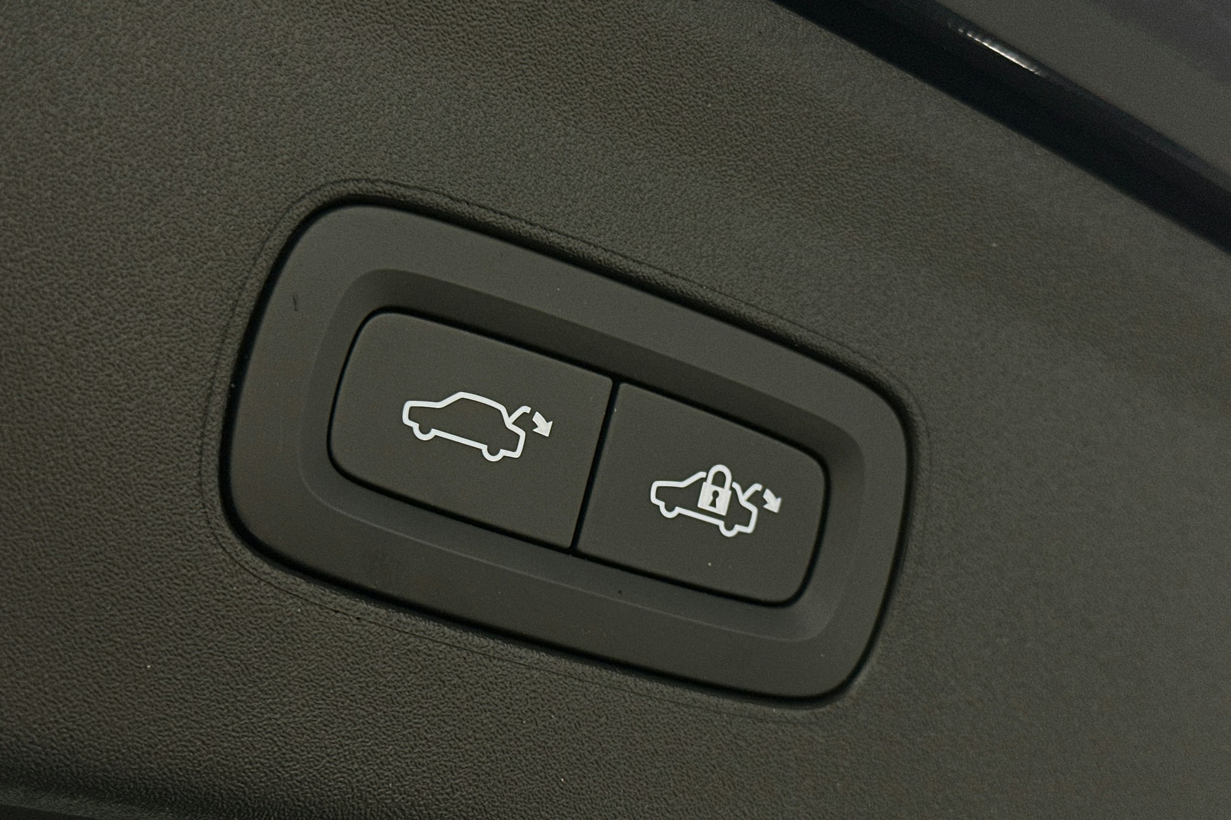 sininen Polestar 2 2024 kuva 14.