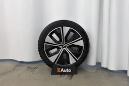 met. harmaa Polestar 2 2024 kuva 11.