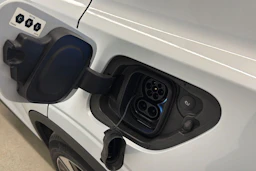 met. harmaa Polestar 2 2024 kuva 30.