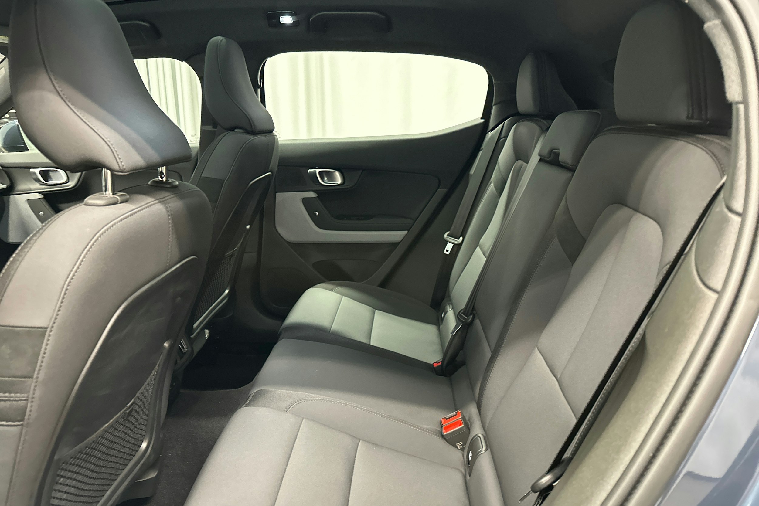 sininen Polestar 2 2024 kuva 10.