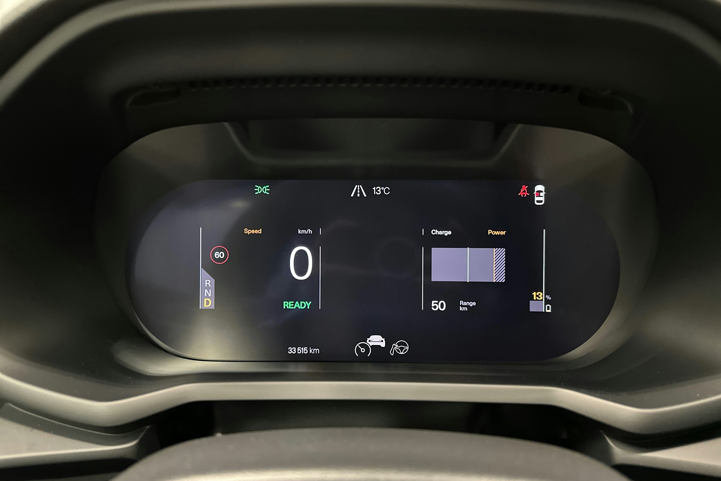 sininen Polestar 2 2024 kuva 16.