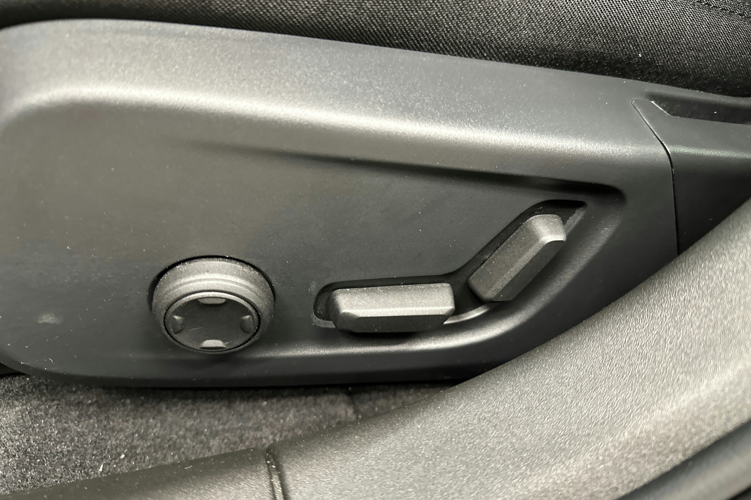 sininen Polestar 2 2024 kuva 27.