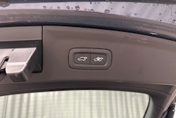 sininen Polestar 2 2024 kuva 31.