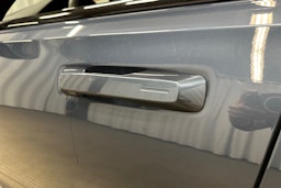 sininen Polestar 2 2024 kuva 32.