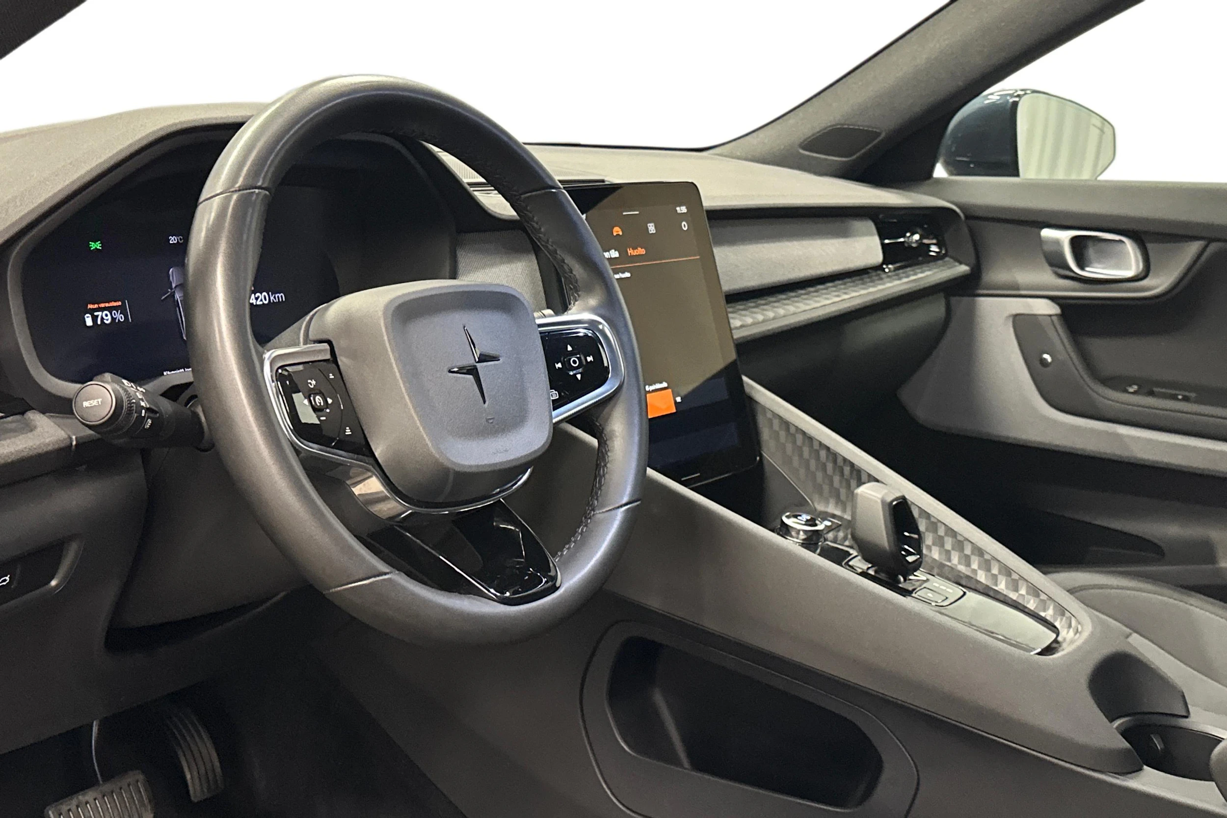 harmaa Polestar 2 2024 kuva 8.