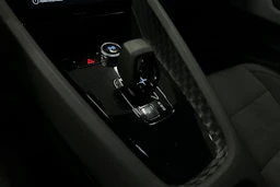harmaa Polestar 2 2024 kuva 24.
