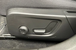 harmaa Polestar 2 2024 kuva 26.