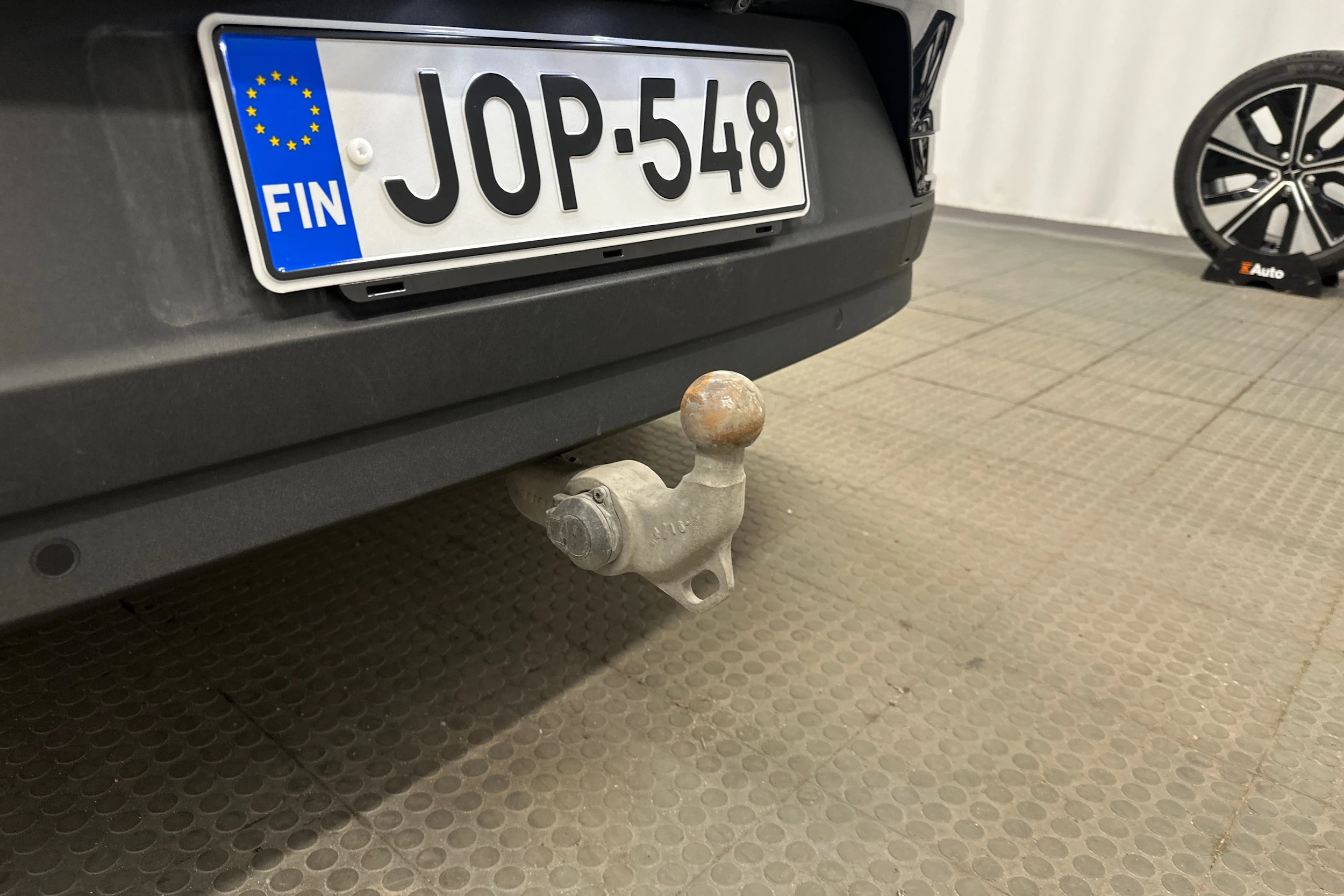 harmaa Polestar 2 2024 kuva 31.