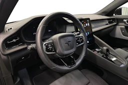 musta Polestar 2 2024 kuva 8.